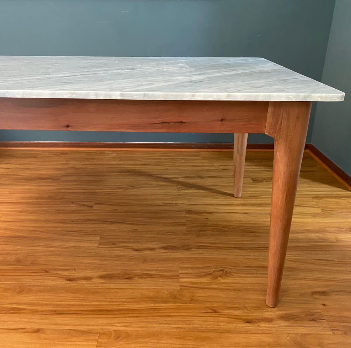Comedor Madera Nativa Mármol - Imagen 4
